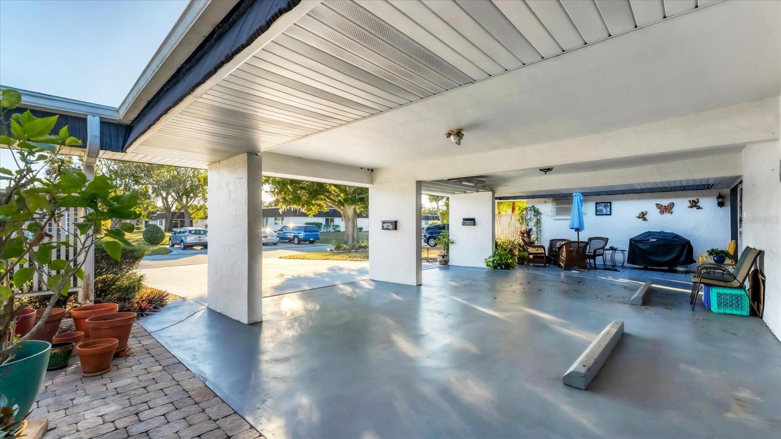 GLEN OAKS RIDGE VILLAS 1 - Residential