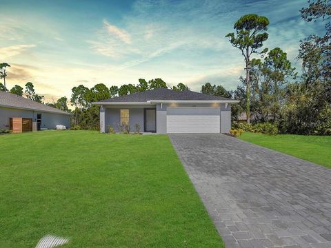 Photo of 17374 Gadsen Avenue, Port Charlotte, FL 33948 (MLS # O6338292)