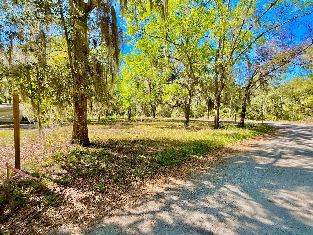 Photo of 2 SE 16th Street, Melrose, FL 32666 (MLS # GC538635)