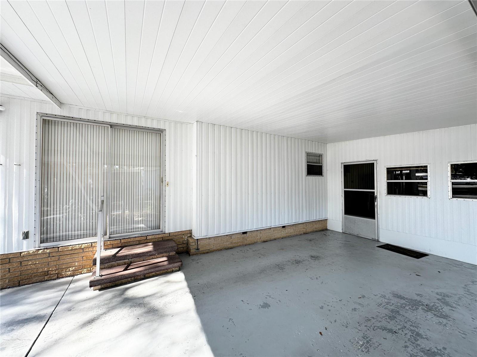 1 S BOBWHITE ROAD