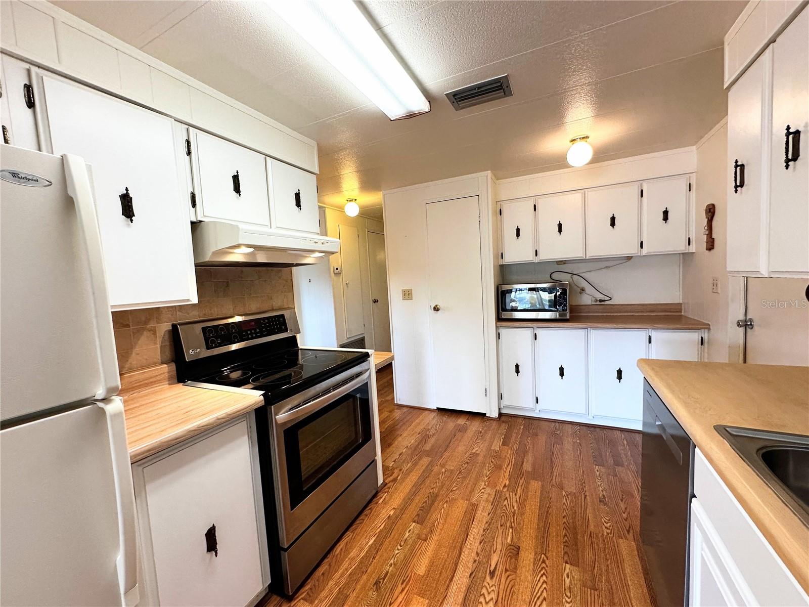 1 S BOBWHITE ROAD