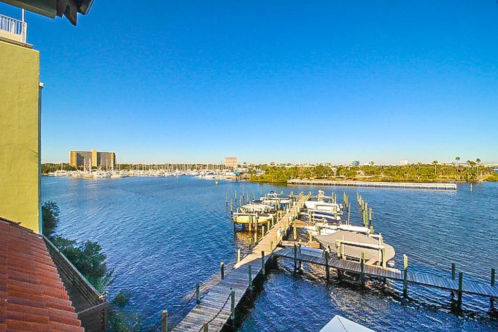 533 MARINA POINT DRIVE 533