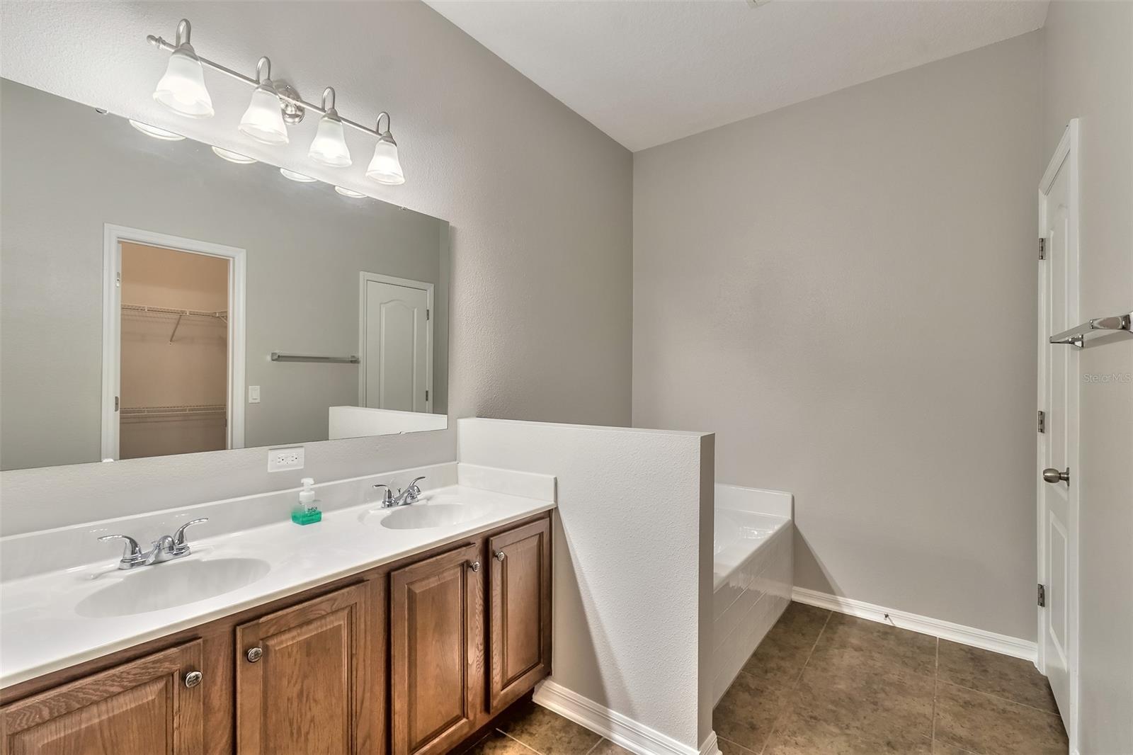 Sunset Cove Ph 03 - Residential Lease