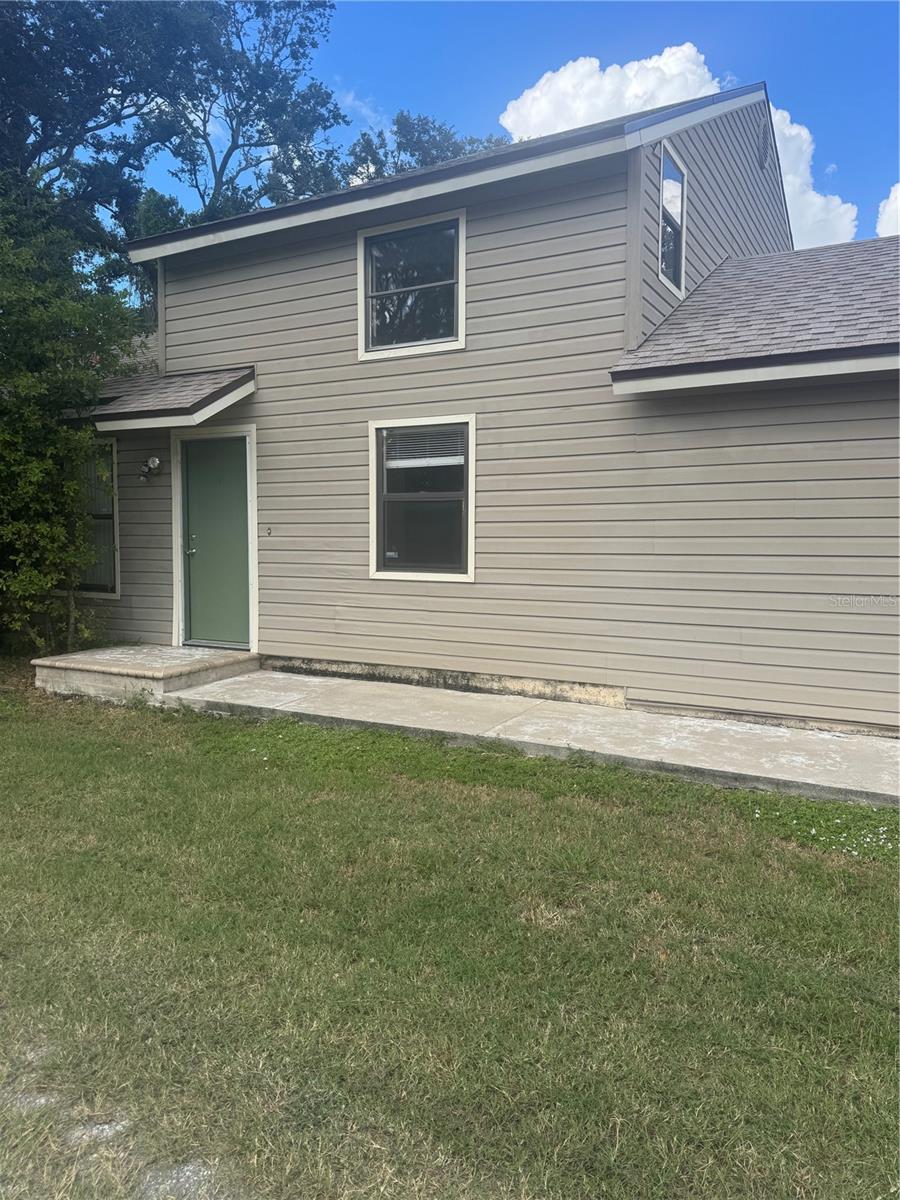 Experience the best of Sarasota living with this beautifully refreshed 3-bedroom, 2-bath home with a new roof in 2024. The freshly repainted interior provides a clean canvas for your personal touch, complemented by brand-new, plush carpeting in the upstairs bedroom and versatile loft space. Location is everything, and this property delivers. Situated in central Sarasota, it offers unparalleled convenience to top-tier schools, kids can walk to Riverview High School, and an effortless lifestyle. Whether you're craving a sun-soaked day at Siesta Beach, a 10-minute drive away, or a great evening downtown, you're never far from the action. Plus, with Gulf Gate's vibrant dining scene just five minutes from your doorstep, every meal out feels like a special occasion.