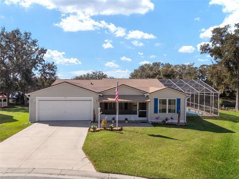 A home in LADY LAKE