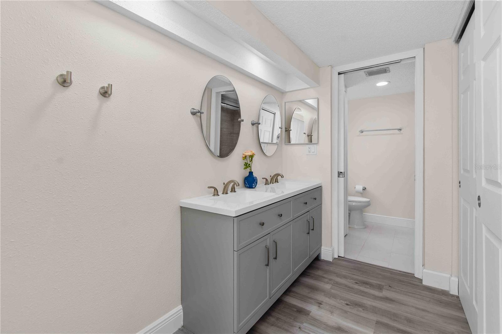 TREASURE ISLAND TENNIS & YACHT CLUB - Residential Lease