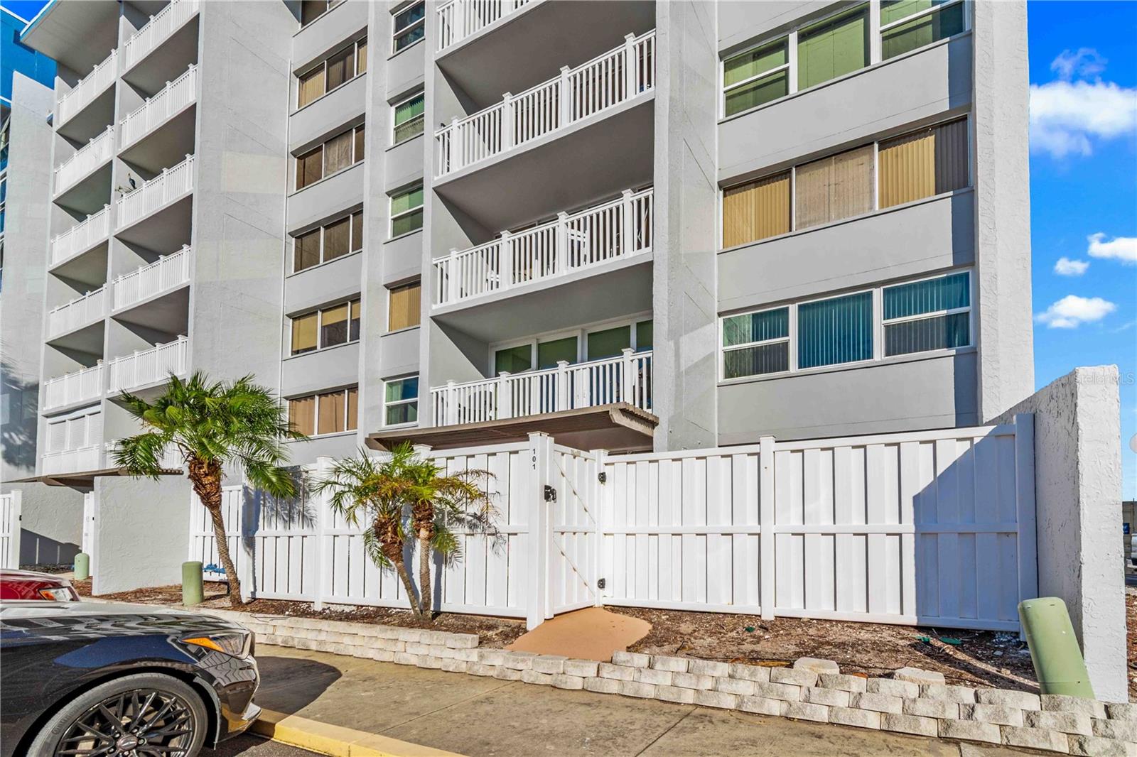 TREASURE ISLAND TENNIS & YACHT CLUB - Residential Lease