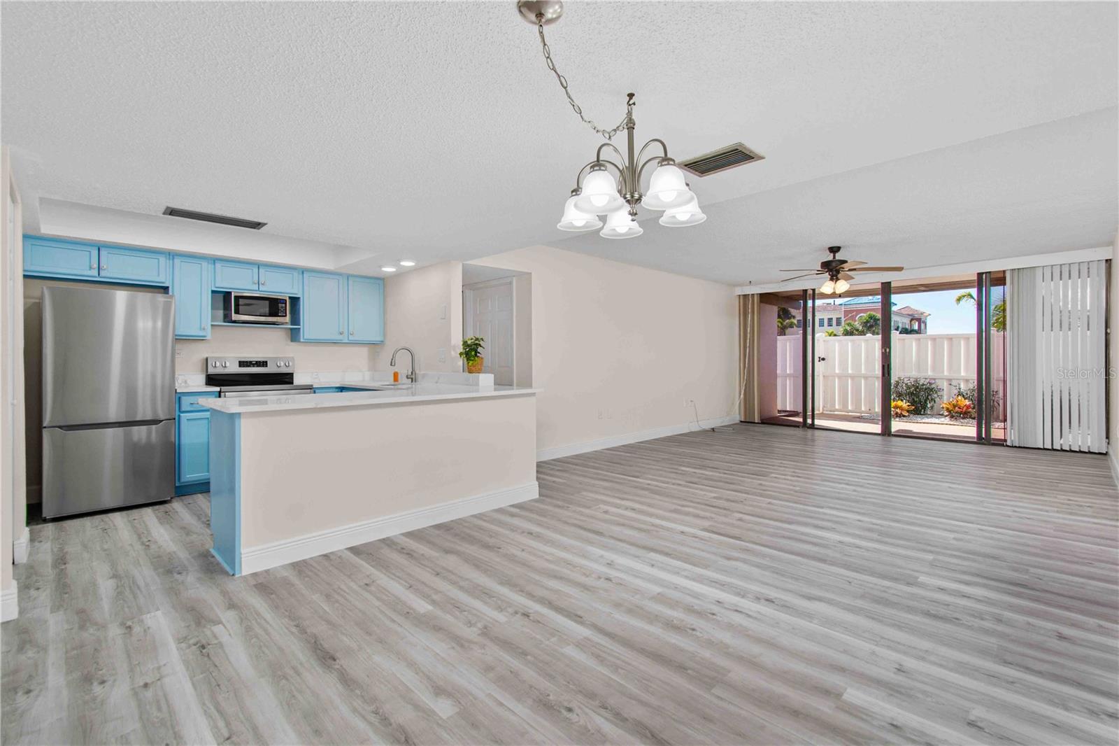 TREASURE ISLAND TENNIS & YACHT CLUB - Residential Lease