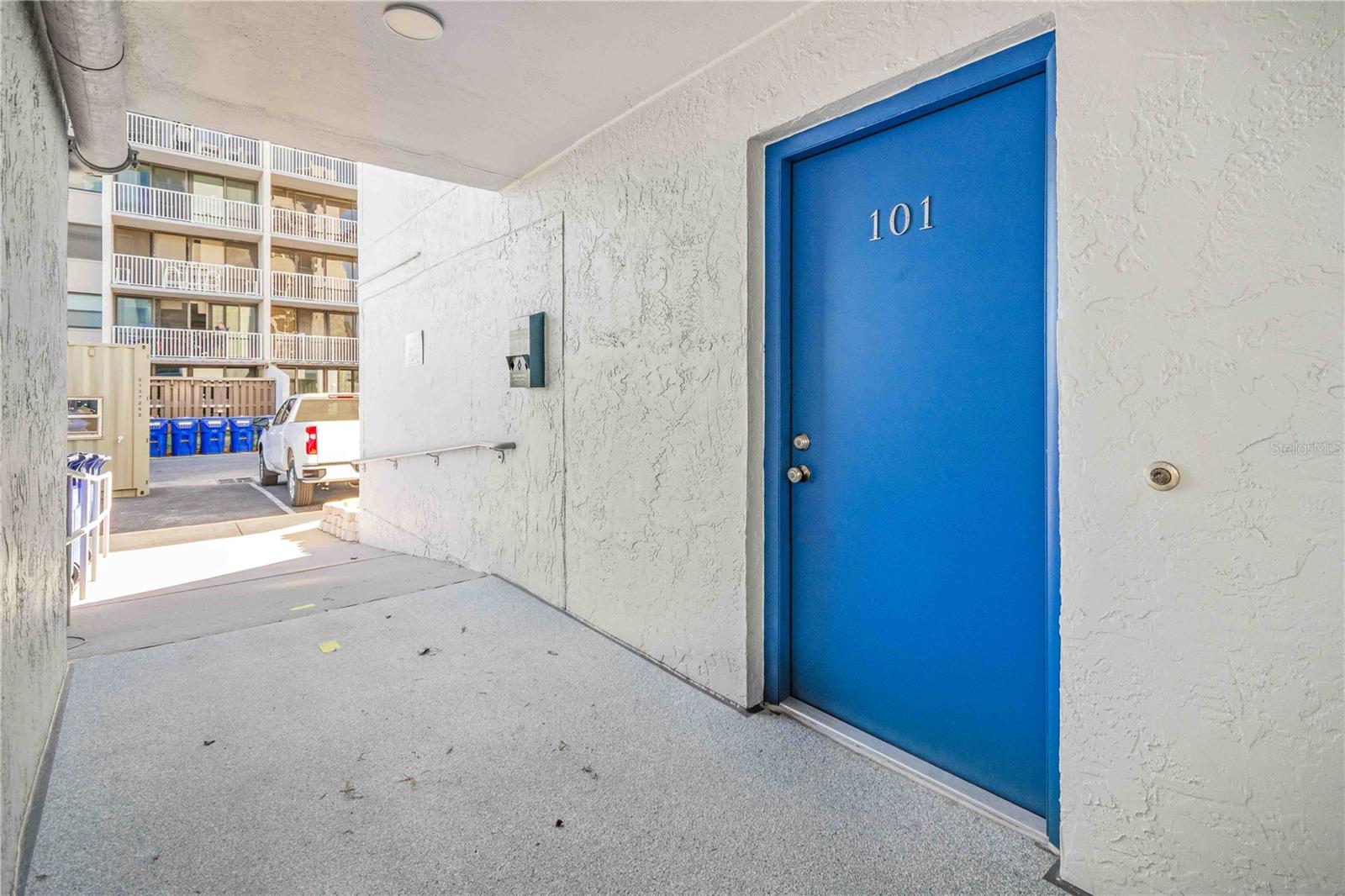 TREASURE ISLAND TENNIS & YACHT CLUB - Residential Lease