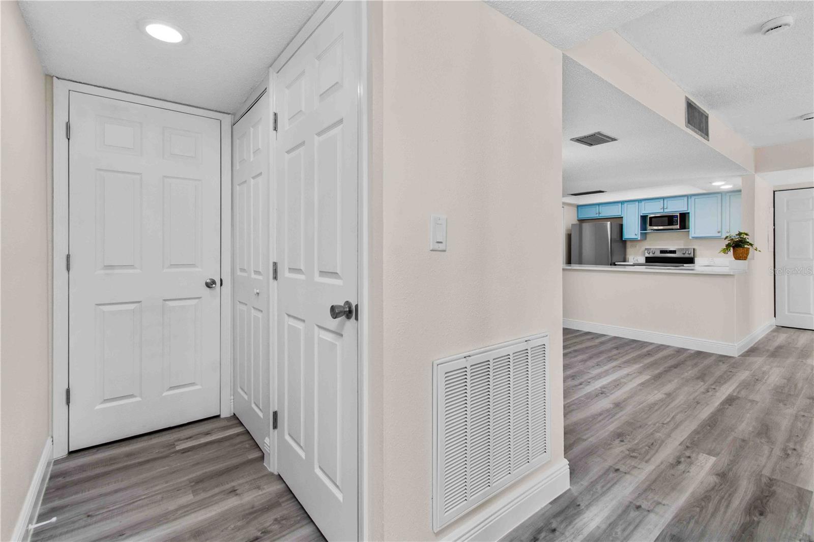 TREASURE ISLAND TENNIS & YACHT CLUB - Residential Lease