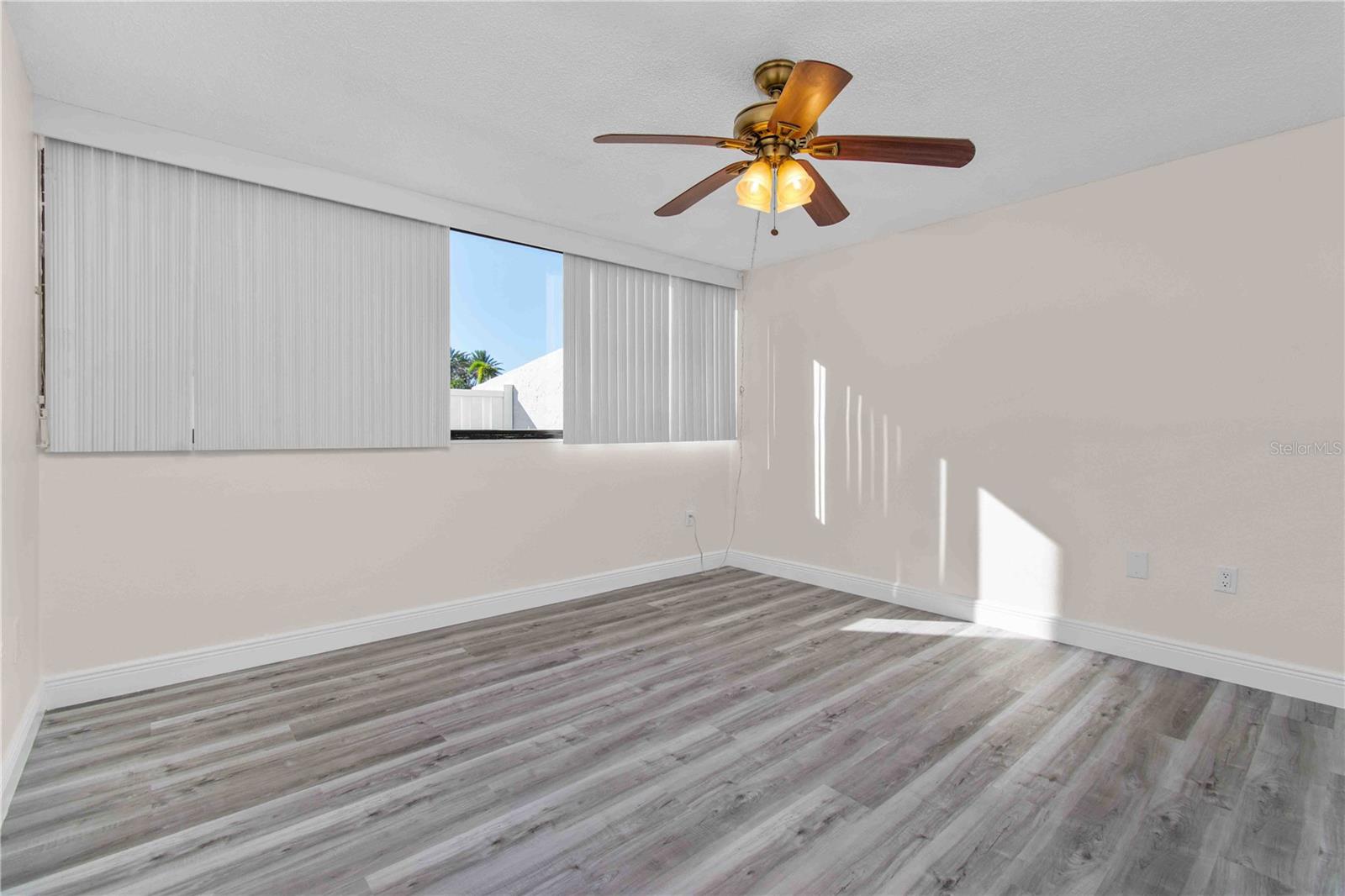 TREASURE ISLAND TENNIS & YACHT CLUB - Residential Lease