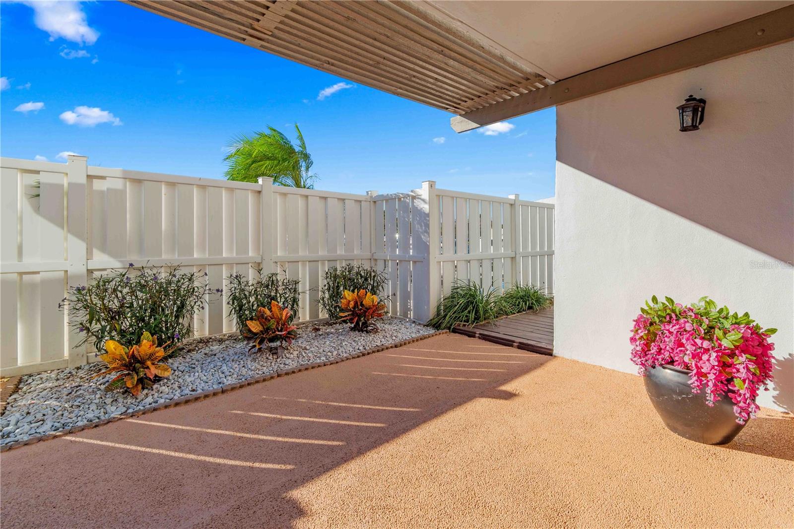 TREASURE ISLAND TENNIS & YACHT CLUB - Residential Lease