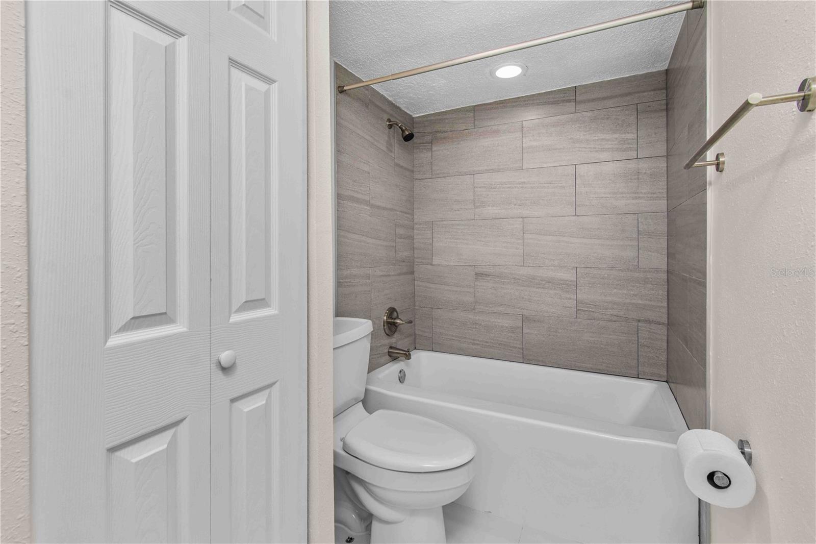 TREASURE ISLAND TENNIS & YACHT CLUB - Residential Lease