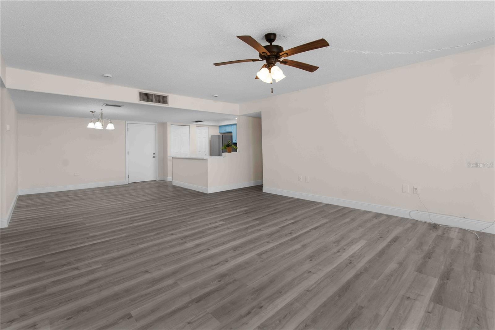 TREASURE ISLAND TENNIS & YACHT CLUB - Residential Lease