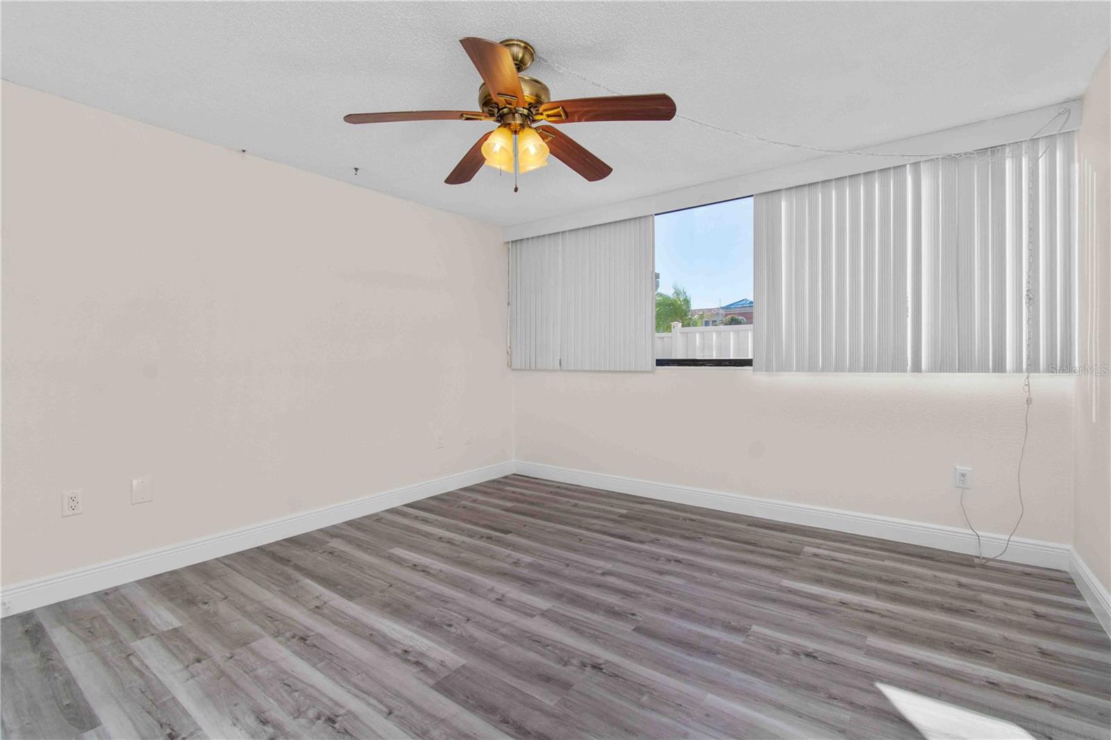 TREASURE ISLAND TENNIS & YACHT CLUB - Residential Lease