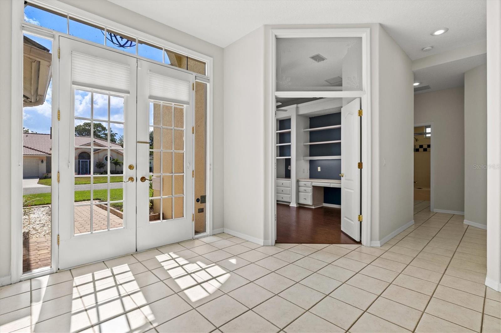 HUNTINGTON POINTE - Residential