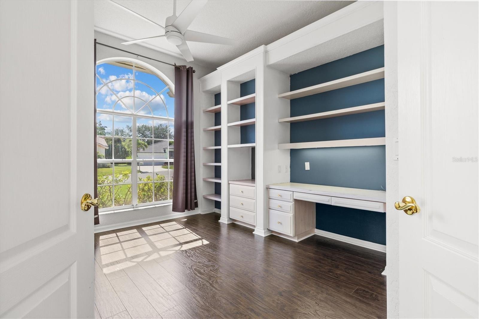 HUNTINGTON POINTE - Residential