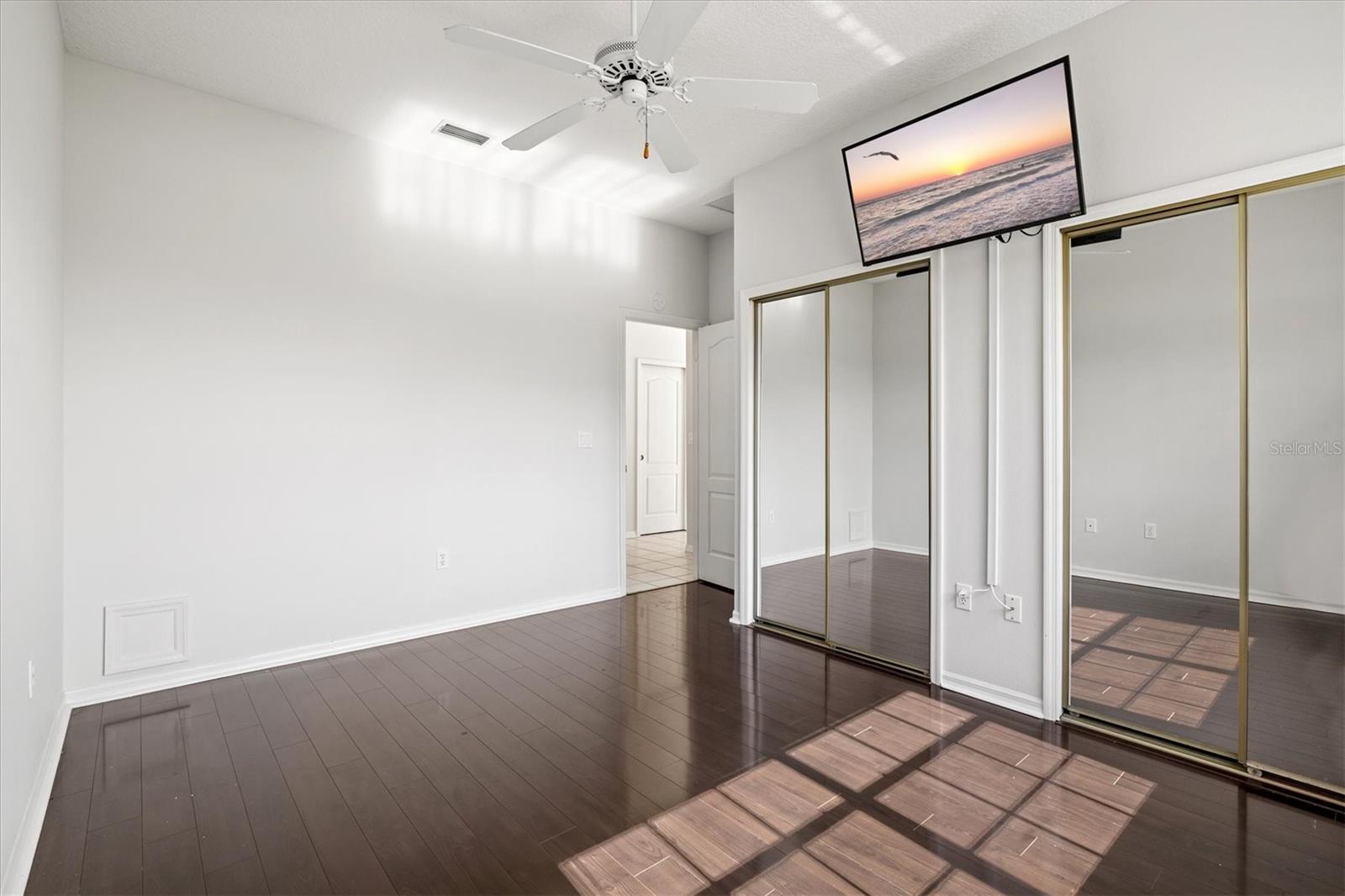 HUNTINGTON POINTE - Residential