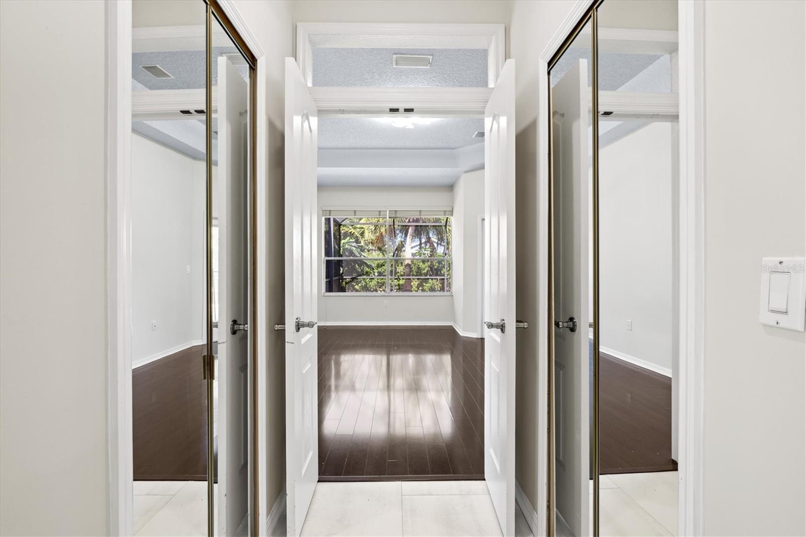 HUNTINGTON POINTE - Residential