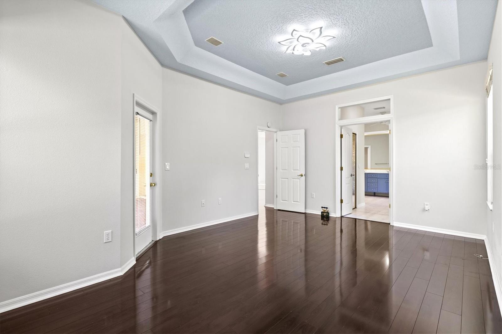HUNTINGTON POINTE - Residential