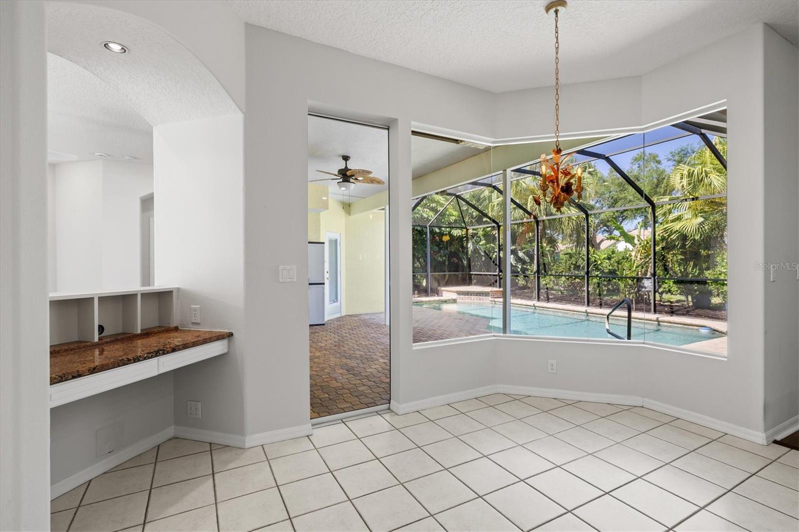 HUNTINGTON POINTE - Residential