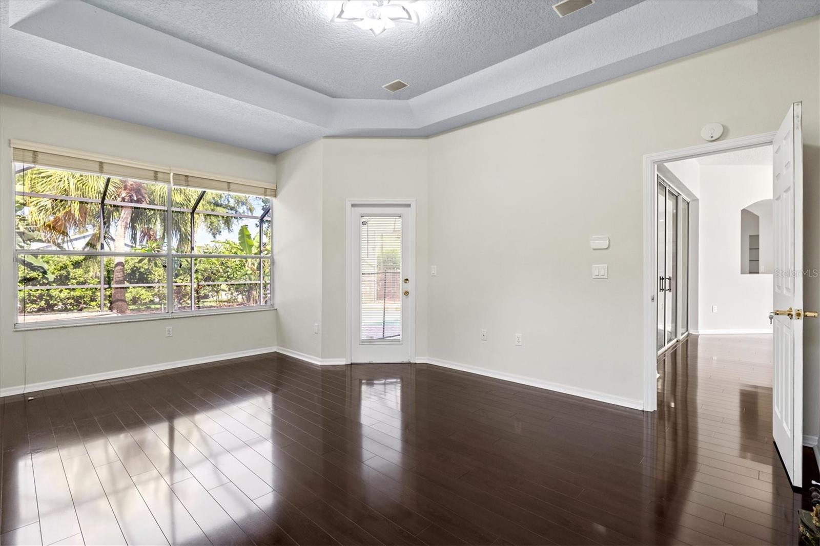 HUNTINGTON POINTE - Residential