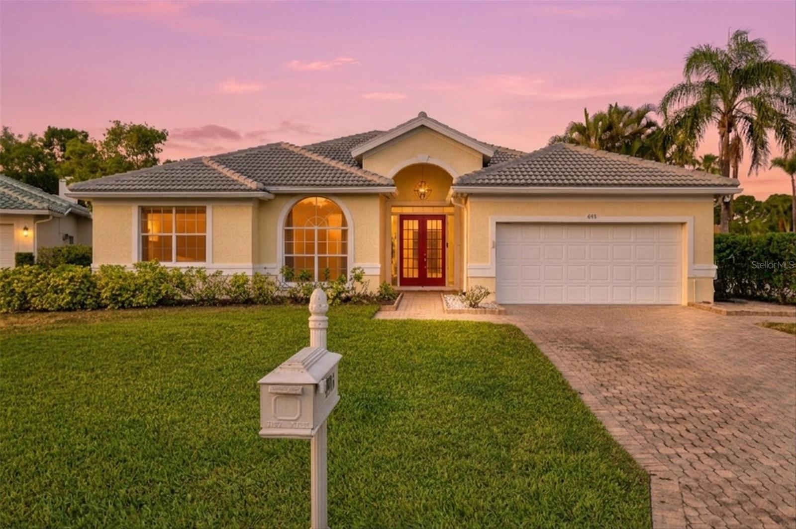HUNTINGTON POINTE - Residential