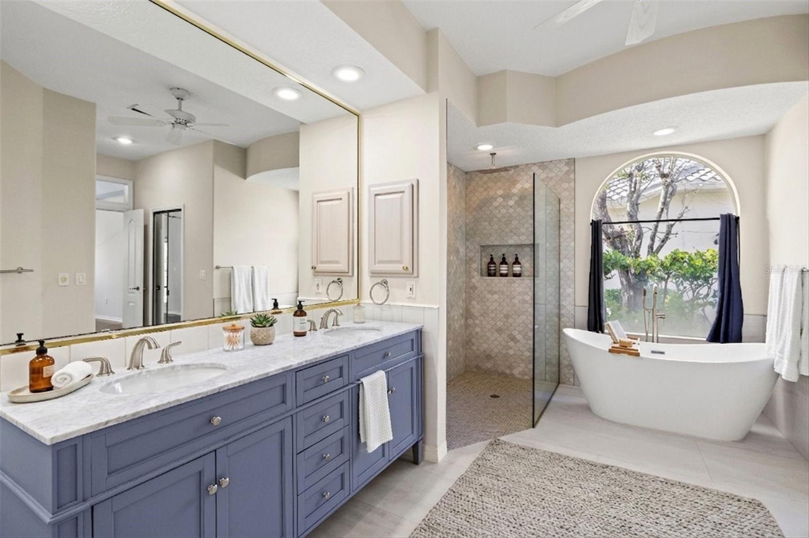 HUNTINGTON POINTE - Residential