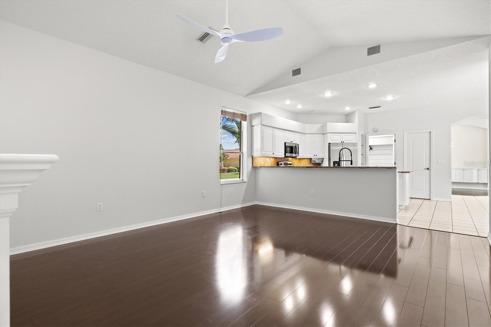 HUNTINGTON POINTE - Residential