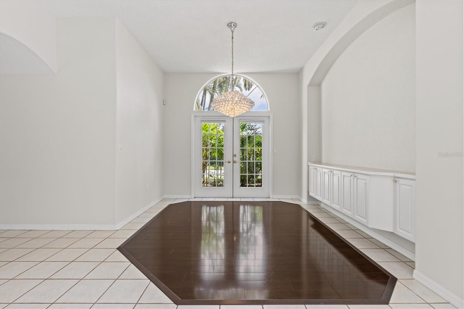 HUNTINGTON POINTE - Residential