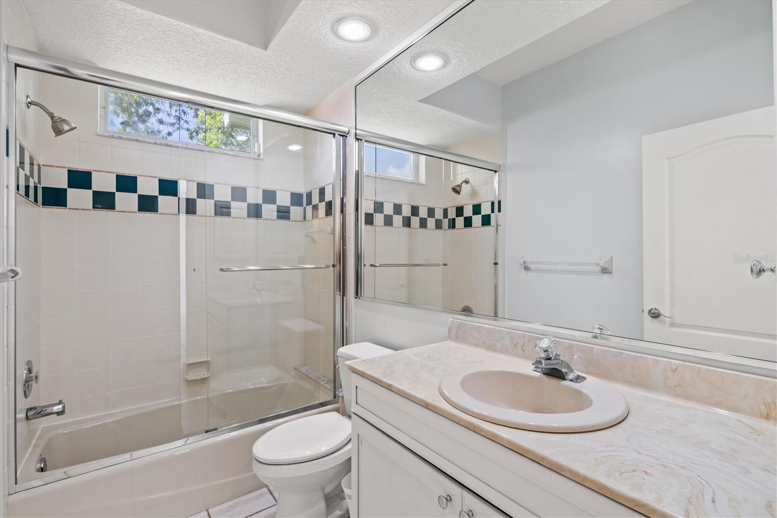 HUNTINGTON POINTE - Residential