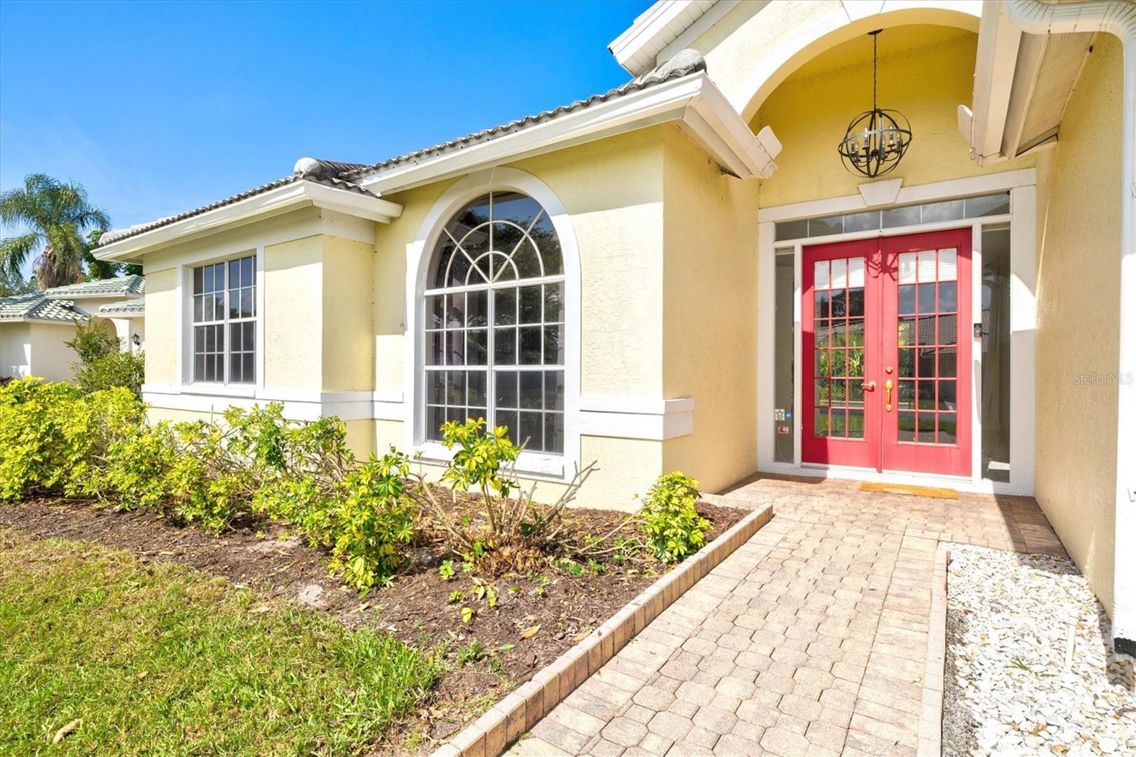 HUNTINGTON POINTE - Residential