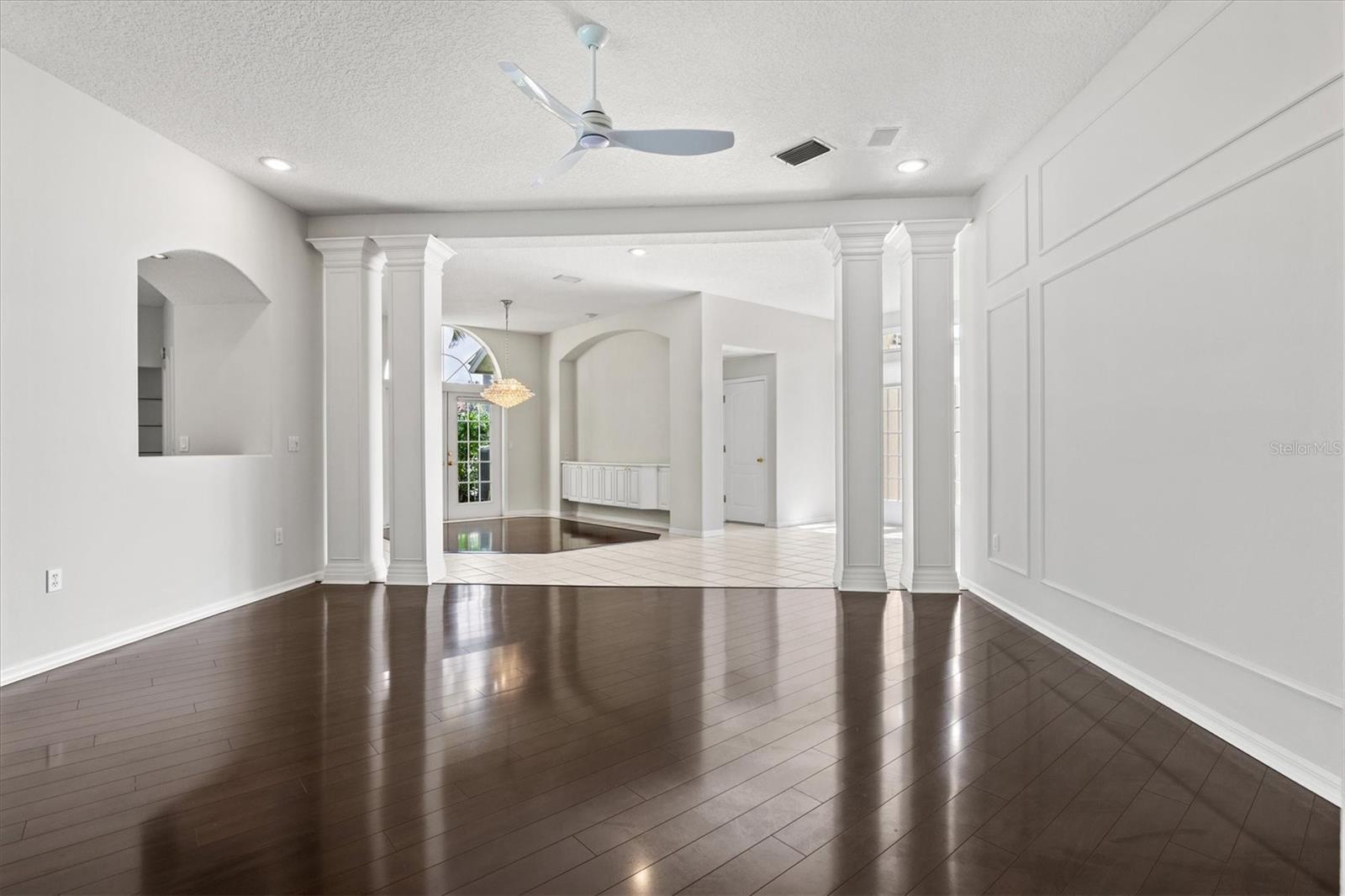 HUNTINGTON POINTE - Residential