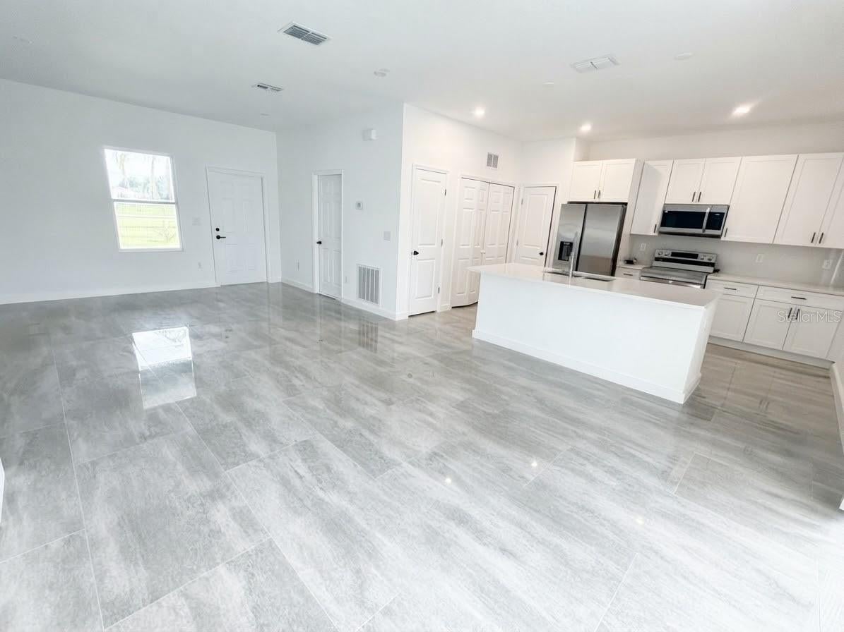 506 BRISTOL CIRCLE