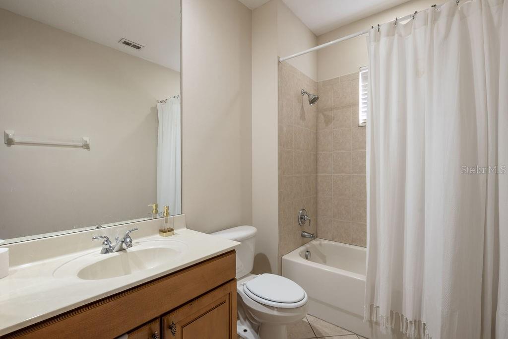KEENES POINTE UNIT 9 - Residential Lease