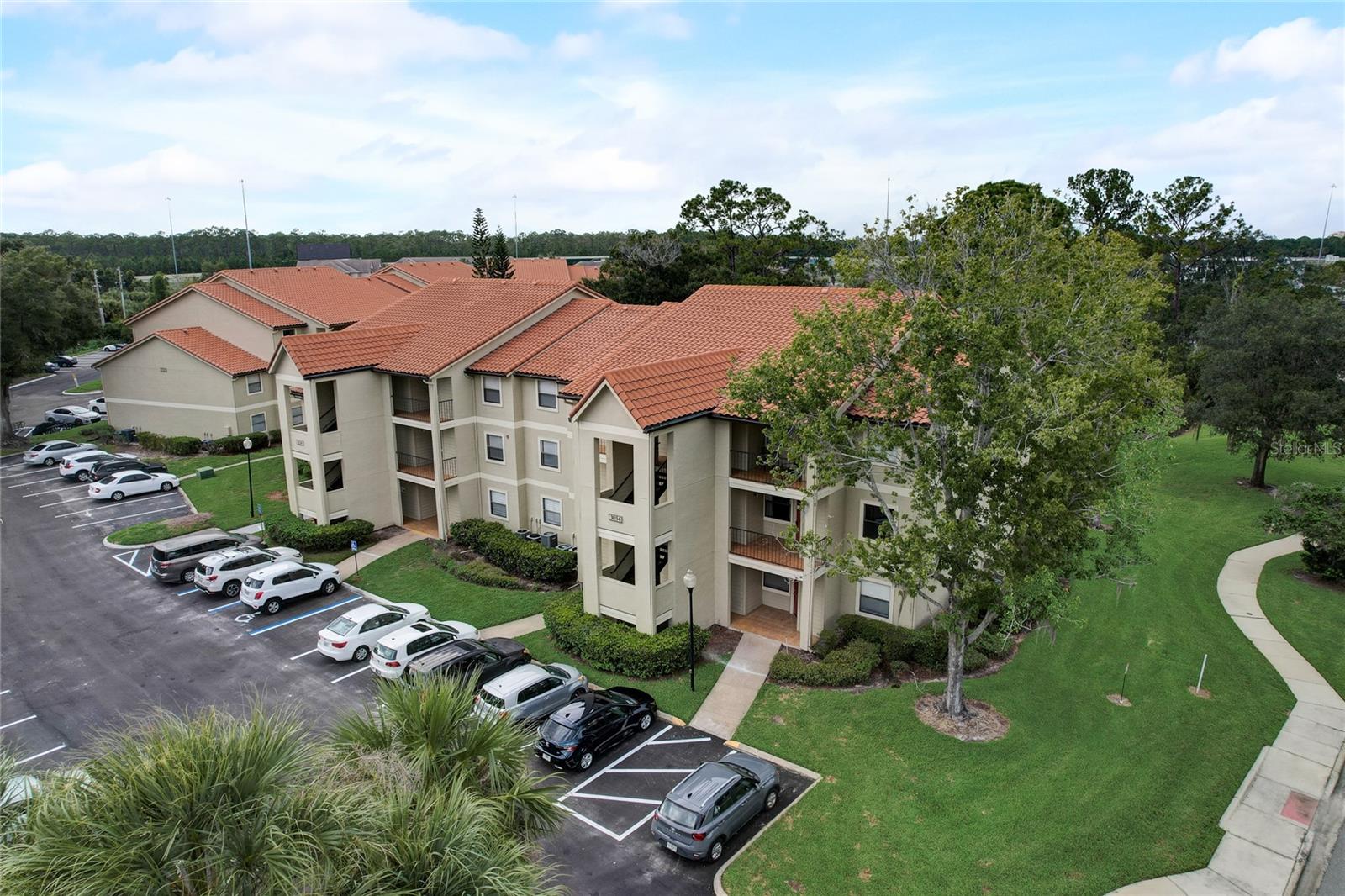 BLOSSOM PARK VILLAS - Residential