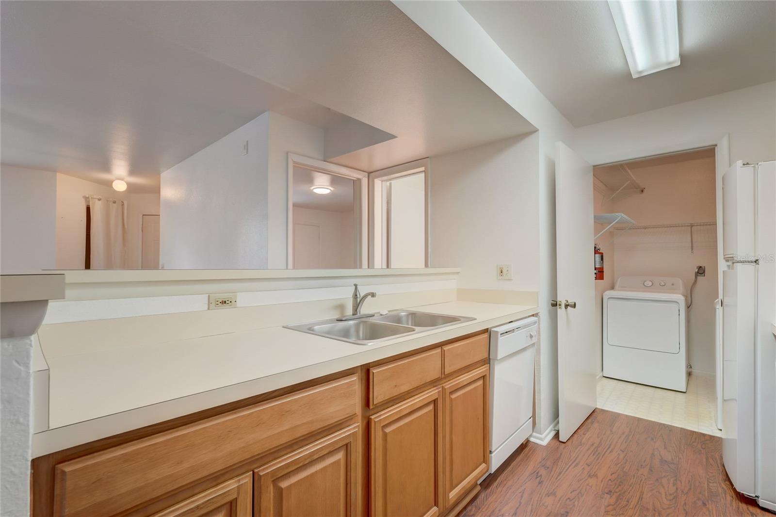 BLOSSOM PARK VILLAS - Residential