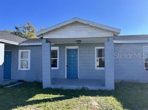 A home in LAKE WALES