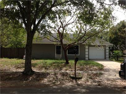 This is the PERFECT OPPORTUNITY in WINTER PARK at a VALUE PRICE. 2 Bedroom / 1.5 Bath / 1 CAR GARAGE - HALF DUPLEX Open great room floor plan with eat-in kitchen, laundry hook-up in garage and plenty of storage space. Fenced yard and long driveway for off-street parking. Close to SHOPPING, RESTAURANTS and ZONED for HIGHLY SOUGHT AFTER Seminole County Schools.