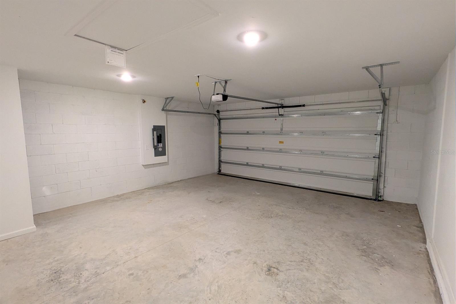 HUNT CLUB/LK WALES PH 1 - Residential Lease