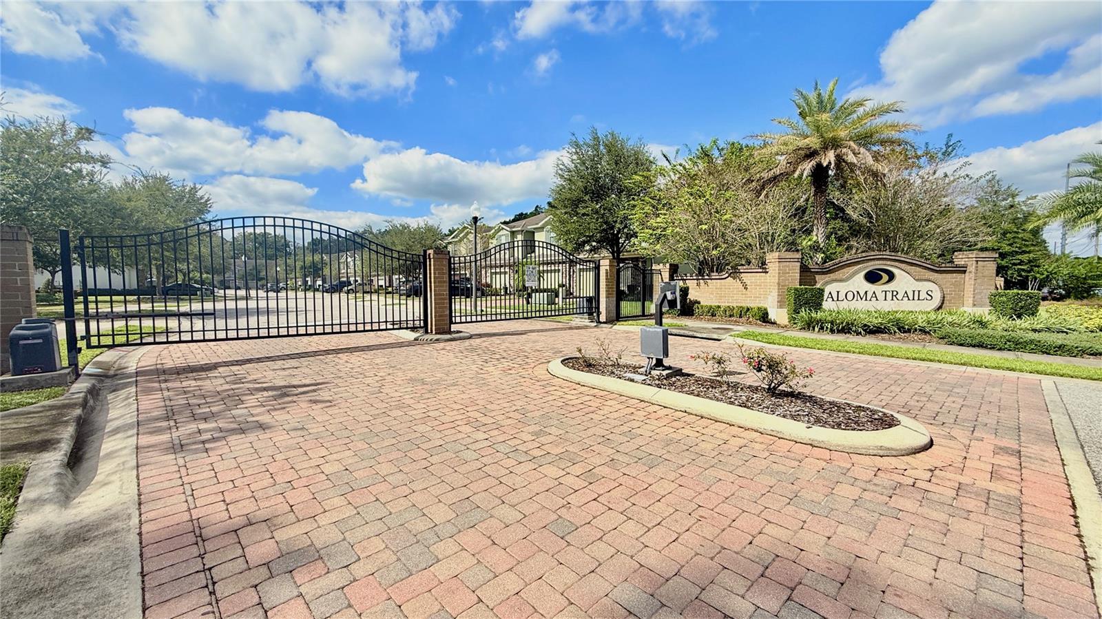 ALOMA TRAILS - Residential