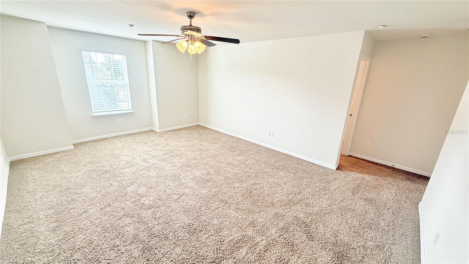 ALOMA TRAILS - Residential