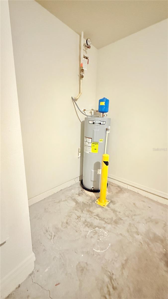 ALOMA TRAILS - Residential