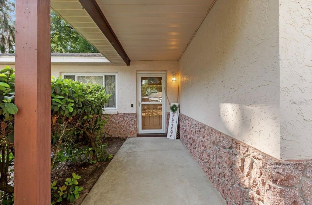 Photo of 302 Hutch Court, Brandon, FL 33510 (MLS # TB8494671)