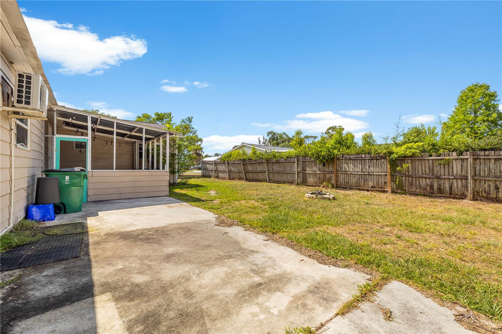 MOORES - Residential