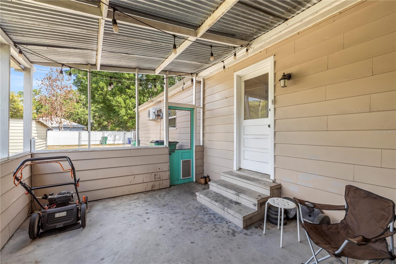MOORES - Residential