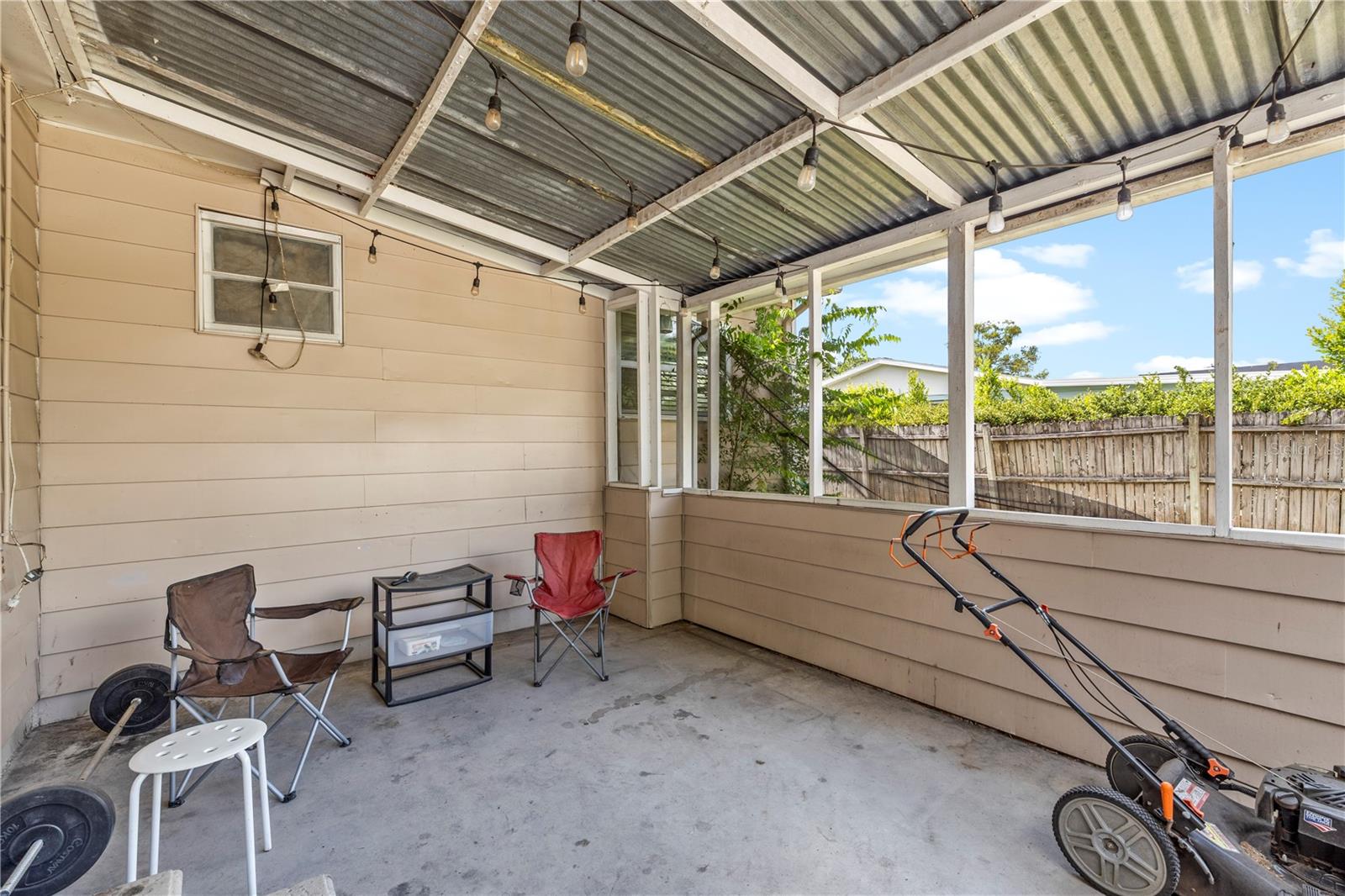MOORES - Residential