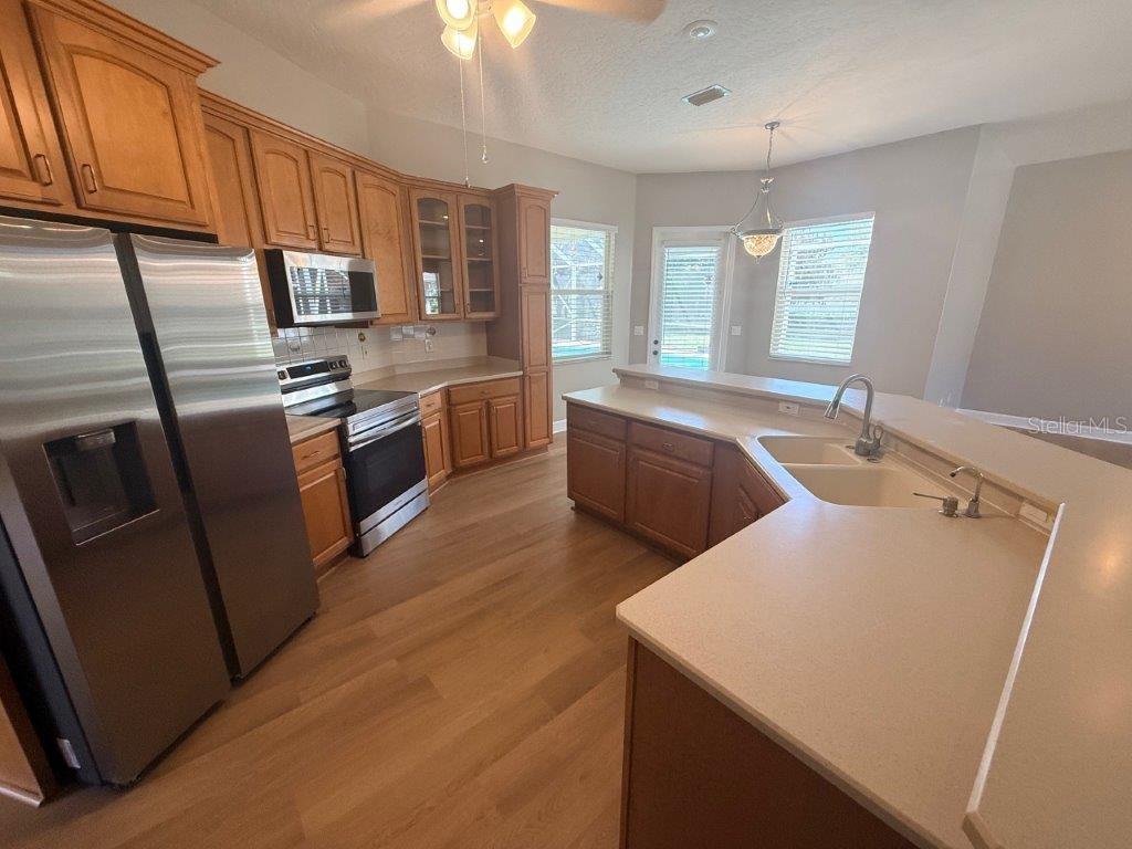 CARRIAGE GATE SUB - Residential Lease