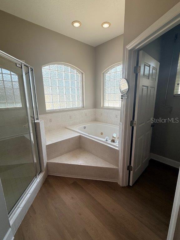 CARRIAGE GATE SUB - Residential Lease