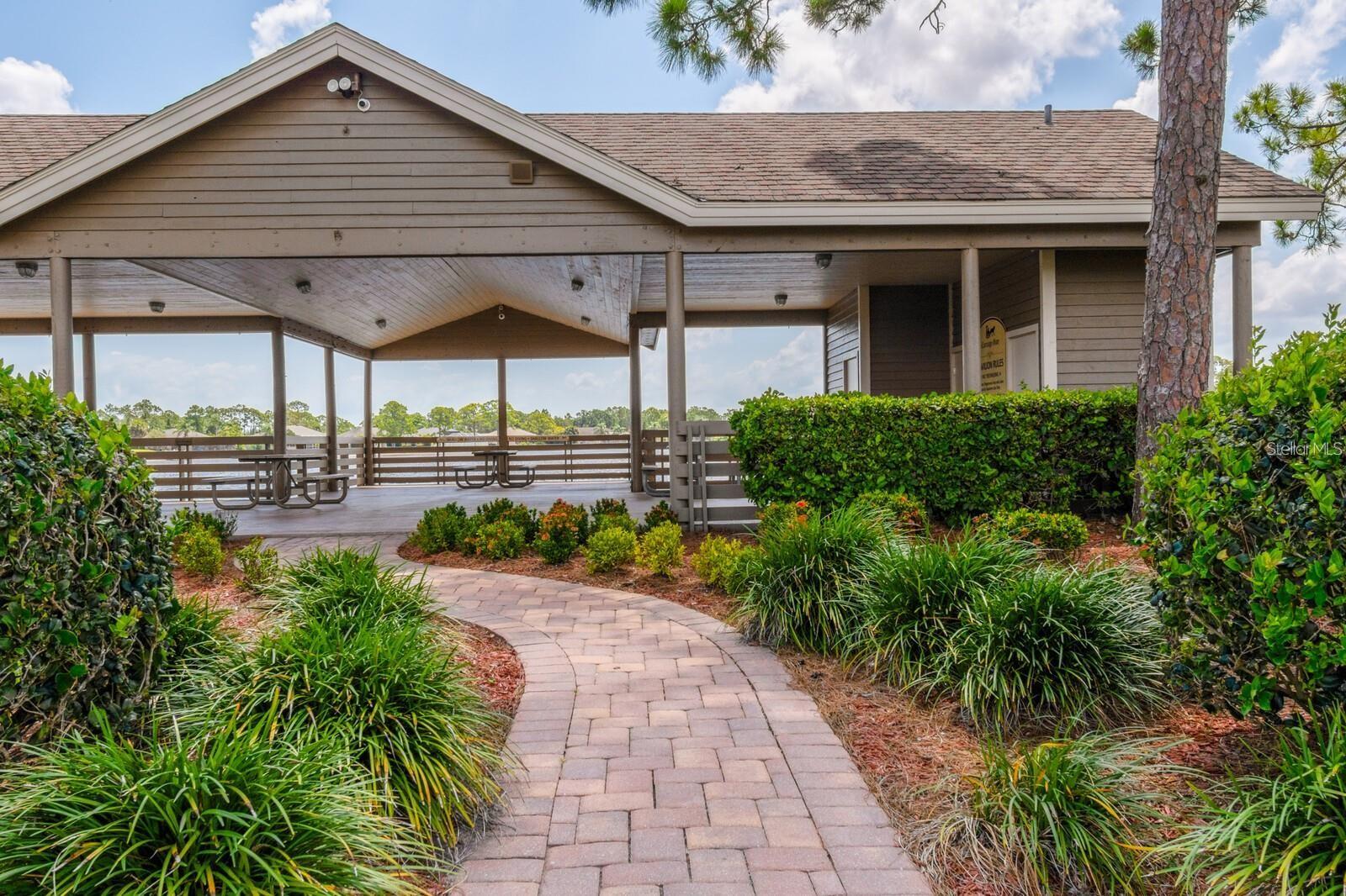 CARRIAGE GATE SUB - Residential Lease